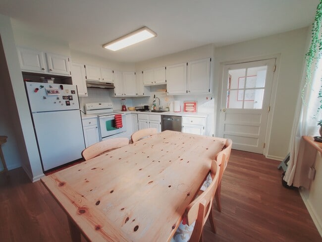 Photo - 55 Whitmore Ln Unit 1