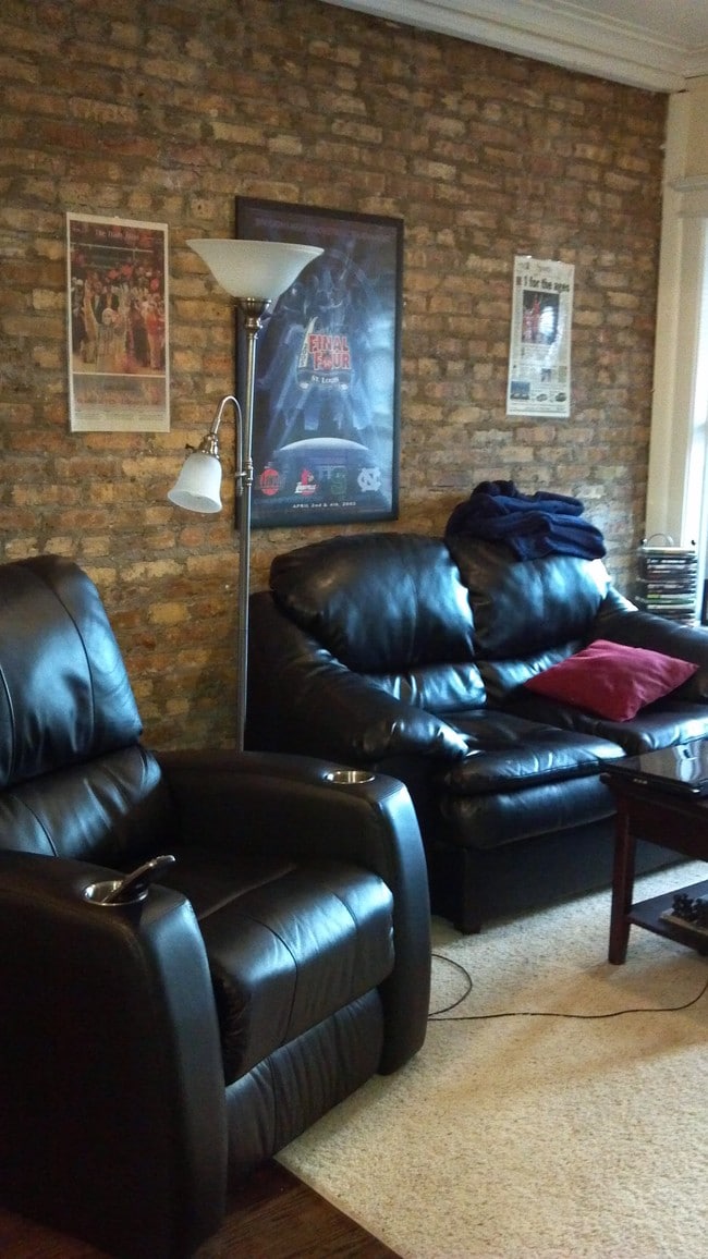 Living Room - 3700 N Wilton Ave