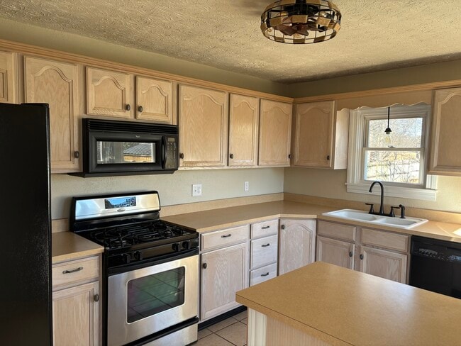 Photo - 30 Bluegrass Ct