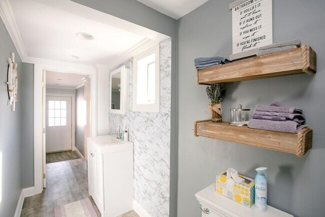 Photo - 1994 E Main Rd