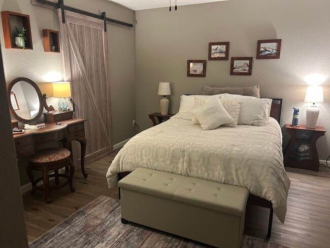 Master Bedroom with walk in closet - 3340 S Parkside Dr Unit Cozy Condo