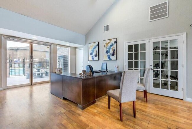 Photo - 1010 Magnolia St Unidad d1