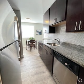 Building Photo - 548 W Surf St Unit 1 Rental