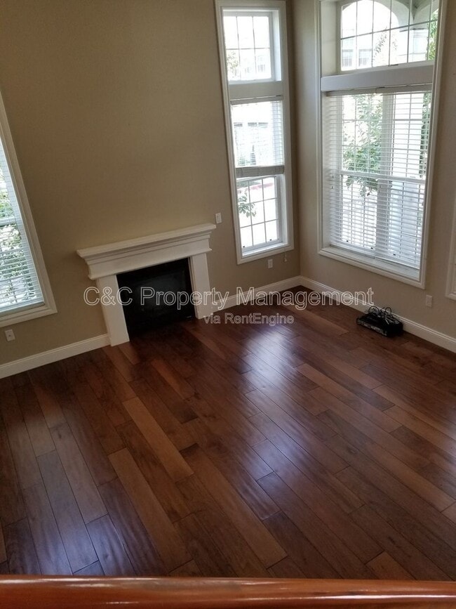 Photo - 3687 Whitworth Dr