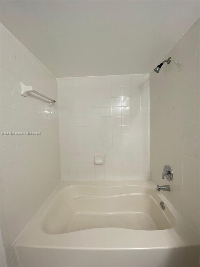 Photo - 4824 N State Road 7 Unit 204-9