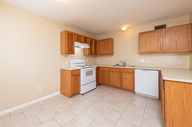 Photo - 7300 Twin Crest Dr