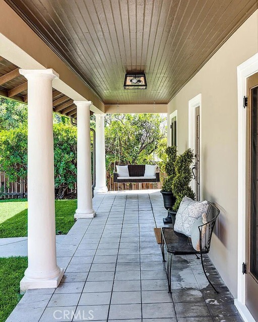 Photo - 977 N Hill St