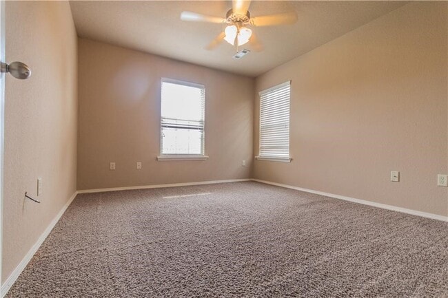 Photo - 3007 SW Gumleaf Rd
