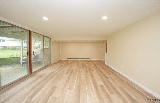 Photo - 100 Bridle Ln