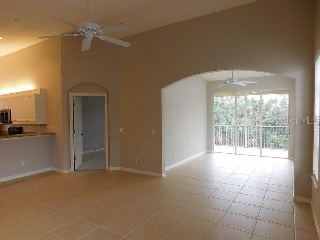 1669 Monarch Dr Unit 204