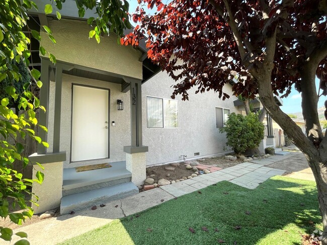 Building Photo - 132for Unit 132 Rental
