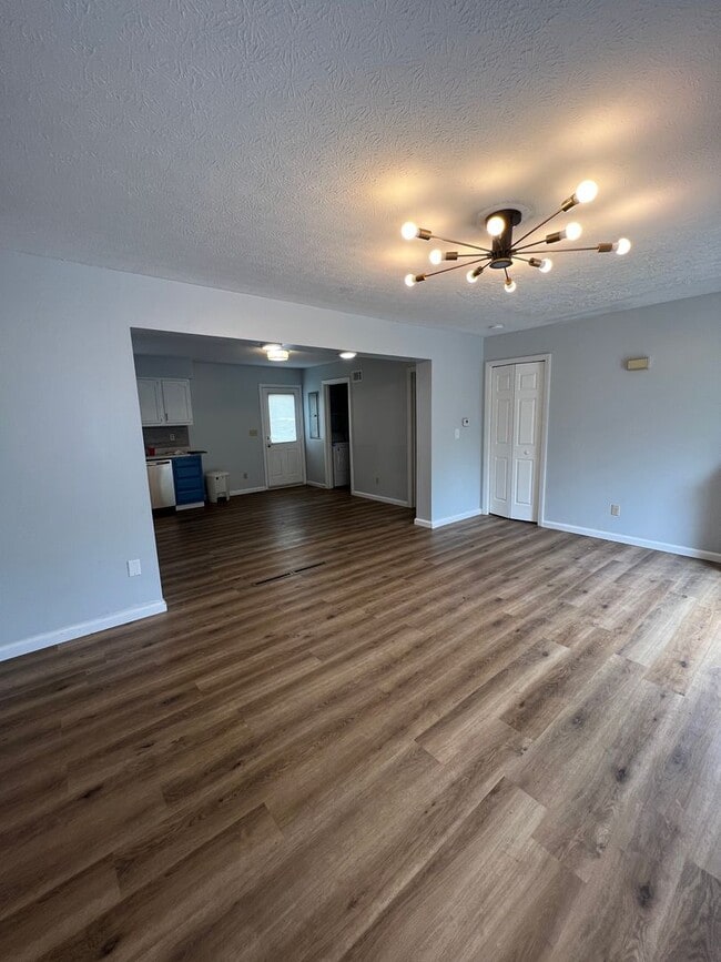 Photo - 1 Cedarstone Rd