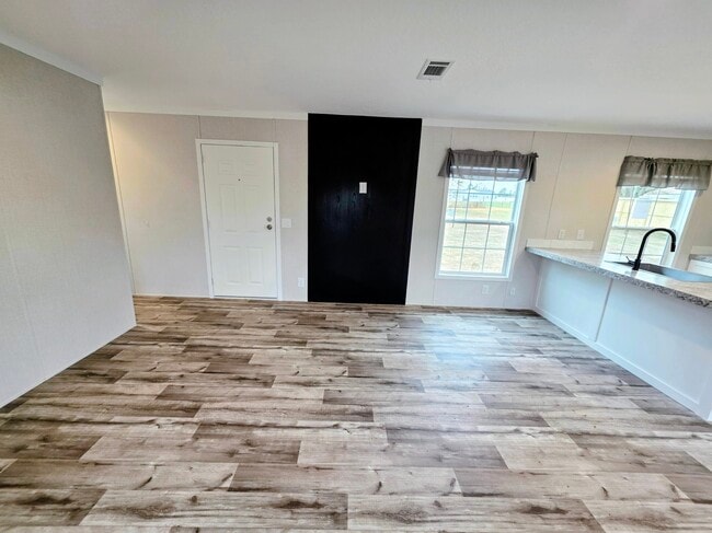 Photo - 400 Southside Dr