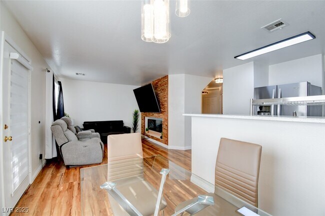 Photo - 2529 Charleville Ave