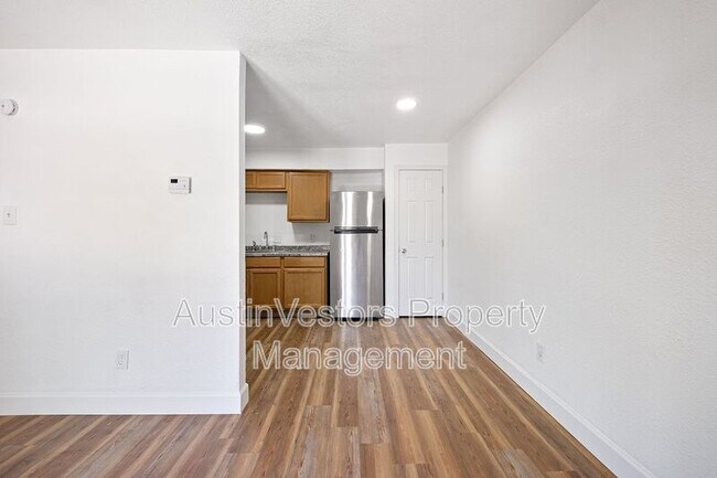 Photo - 2217 Mission Hill Dr Unit B