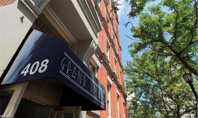 Building Photo - 408 W Saint Clair Ave Unit 409 Rental