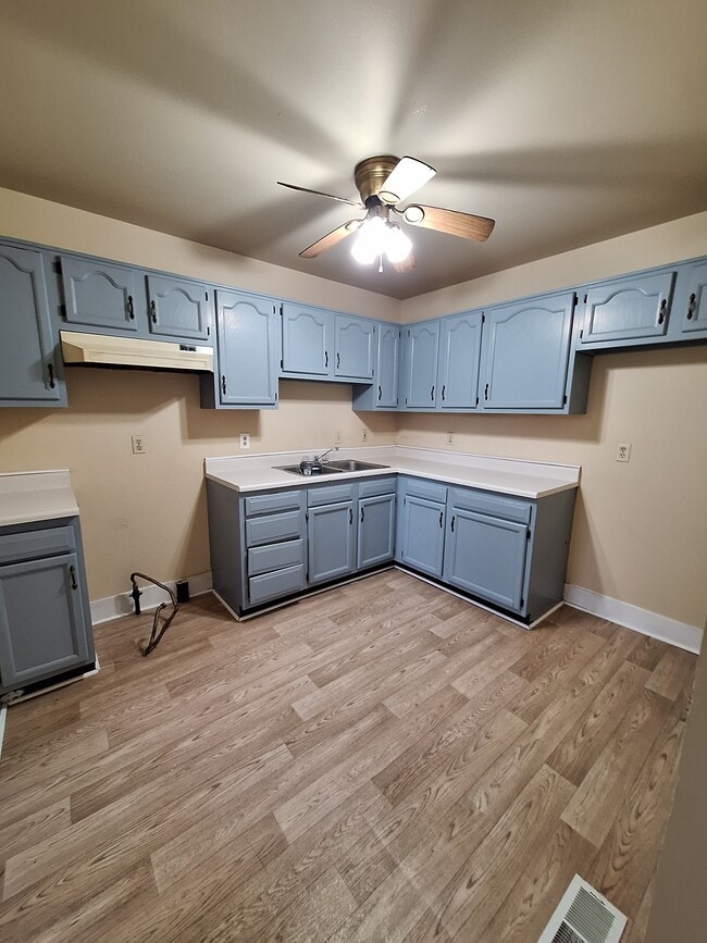 Photo - 1550 Gallagher St