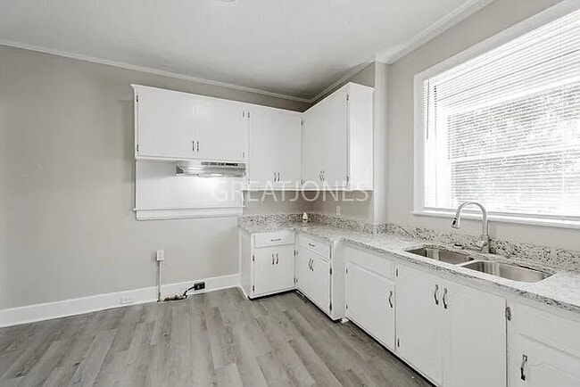 Photo - 840 Terrace Ave