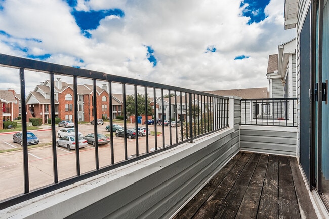 Oakwood Condos Bedford
