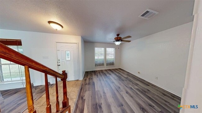 Photo - 609 Man O War Dr