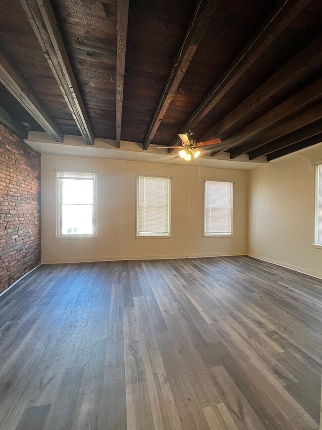 Photo - 253 N Mulberry St Unit Apt 2