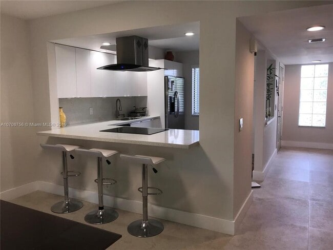 Building Photo - 16521 Blatt Blvd Unit 202 Rental