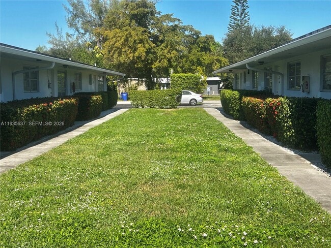 Building Photo - 2230 Jackson St Unit 1W