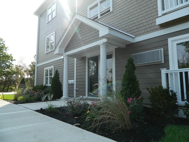 Photo - 205 Elm St Unit 308