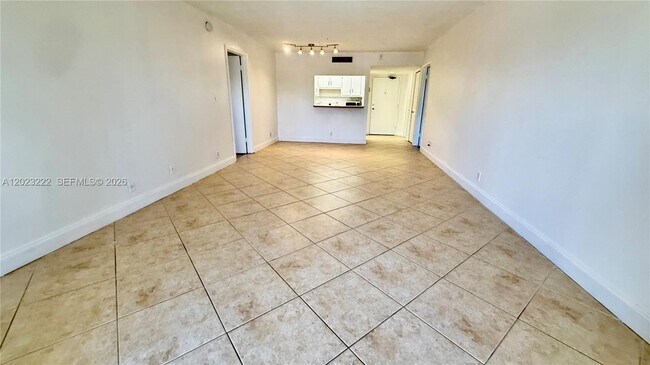 Photo - 240 Lakeview Dr Unit 306