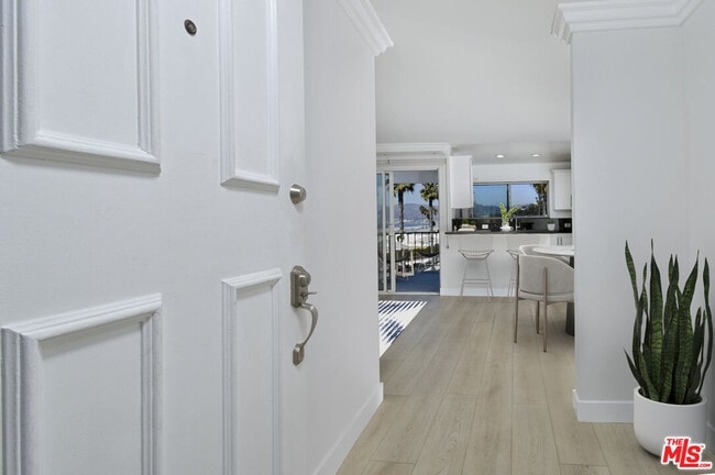 Photo - 1649 Appian Way Unit 207