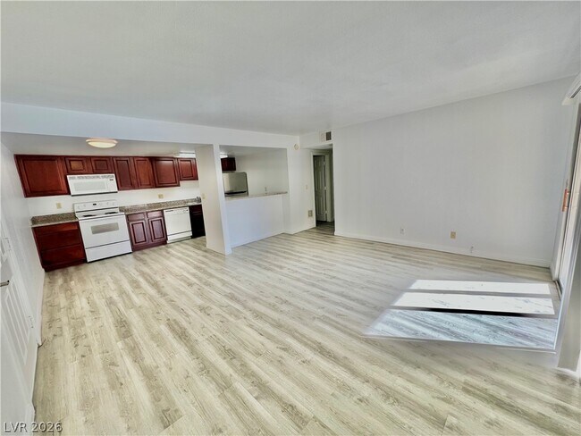 Photo - 4380 Sandy River Dr Unit 33