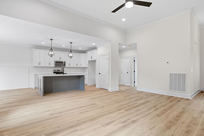 Photo - FOR LEASE- 4 BED 3 BATH SINGLE-FAMILY HOME IN LEBANON!