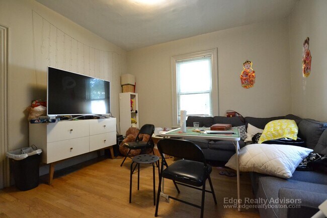 Photo - 17 Greylock Rd