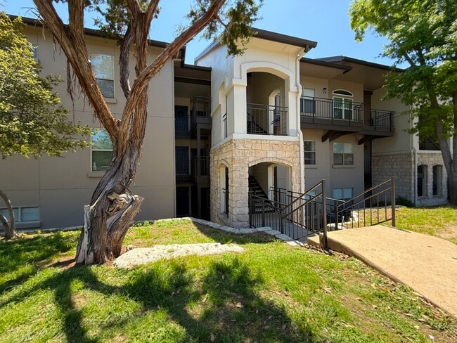 Building Photo - 6000 Shepherd Mountain Cove Unit 302 Rental