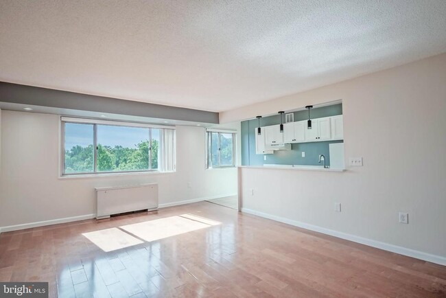 Building Photo - 2500 N Van Dorn St Unit 912