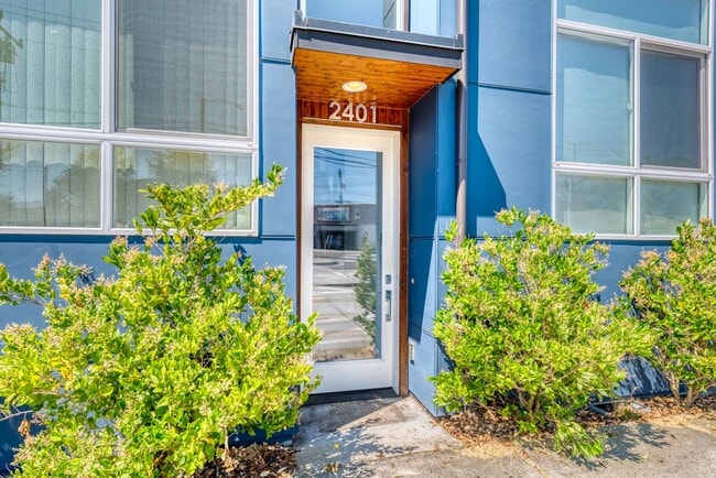 Photo - 2401 14th Ave S