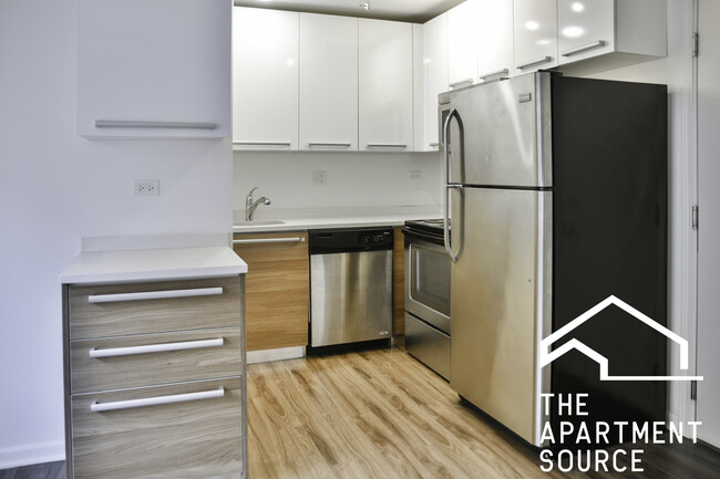 Photo - 925 W Carmen Ave Unit 6E