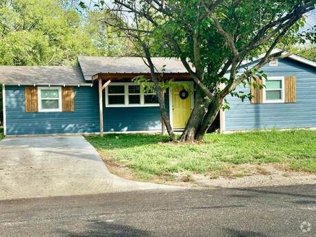 Building Photo - Adorable and Updated 3 Bedroom, 2 Bathroom Rental