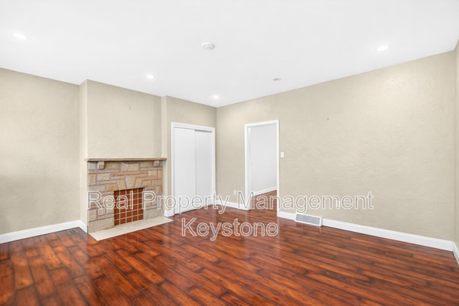 2835 Edwards Wy