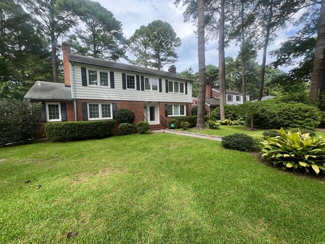Building Photo - LAKEWOOD Rental