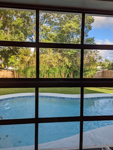 Photo - 1357 Dexter Dr E