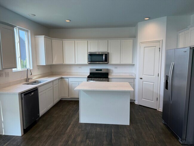 Photo - 345 Hemlock Ln