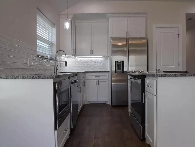 Photo - 810 N Broughton St