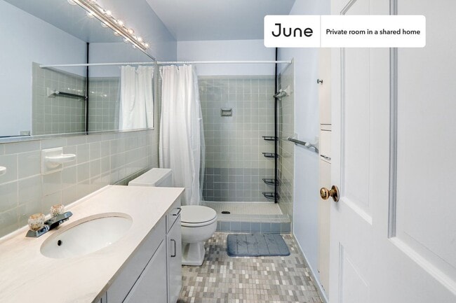 Photo - Room in Shared 7 bed/3.5 bath home Unidad E