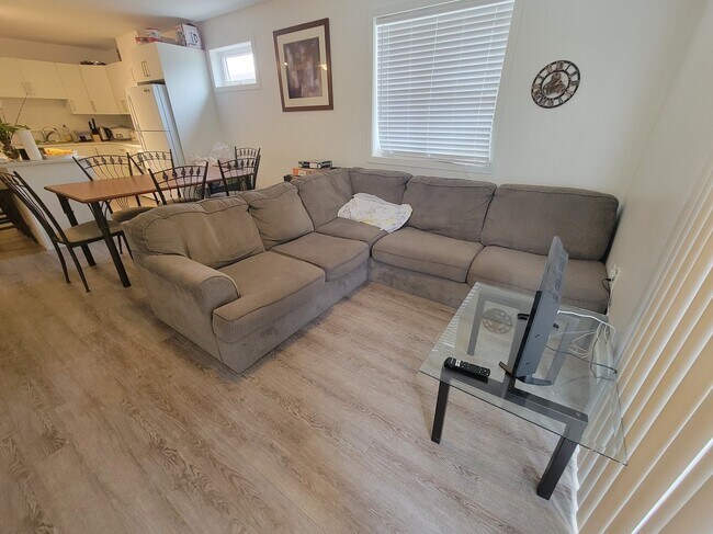 Photo - 4 Bed 2 Bath on Maitland Unit B