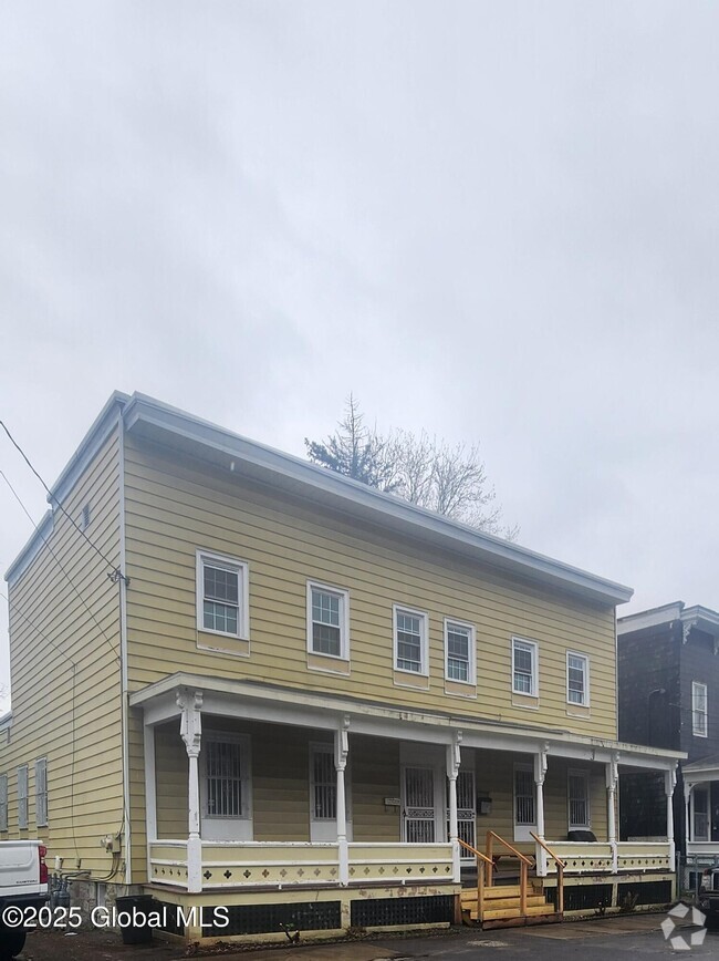 Building Photo - 15-17-17 High St Rental