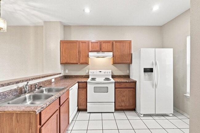 Photo - 4614 Swann Ln