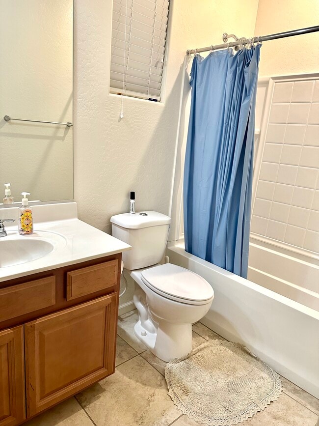 Photo - Layton Lake Home Room for Rent