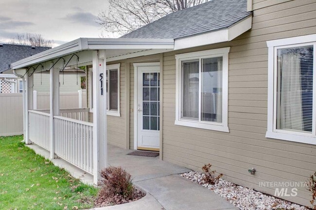 Photo - 511 W State St