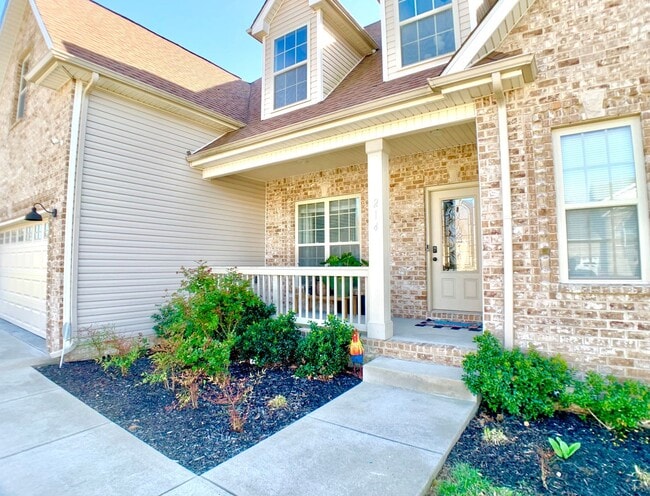 Photo - 214 Penelope Ln
